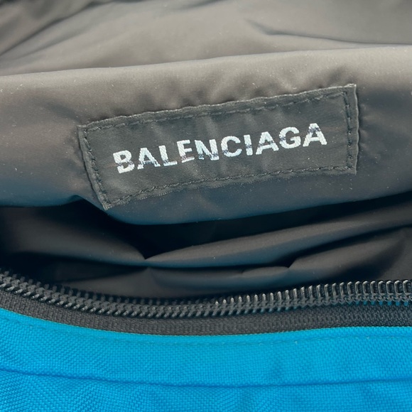 BALENCIAGA Oversized Logo Belt Bag MSRP: $950 - Picture 9 of 10